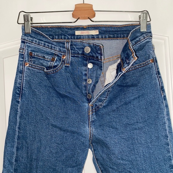 Levi’s Wedgie Skinny size 27 (4) - Picture 2 of 4